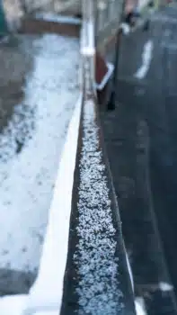 Pose de gouttières en zinc à Dunkerque